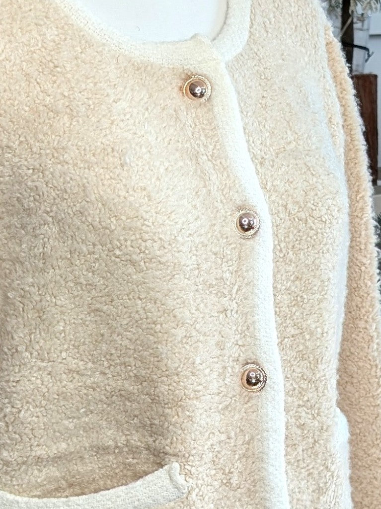 Cardigan Chanel Style Damen Strickjacke Bouclé Créme Beige Goldknöpfe Viskose, One Size - von EFFENY