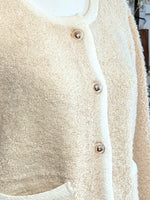 Cardigan Chanel Style Damen Strickjacke Bouclé Créme Beige Goldknöpfe Viskose, One Size - von EFFENY