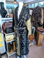 Cardigan Strickmantel Bindegürtel Fransen Paisley Boho Kujten Stil Khaki Schwarz Beige, One Size - von Gold&Silver Paris 26024