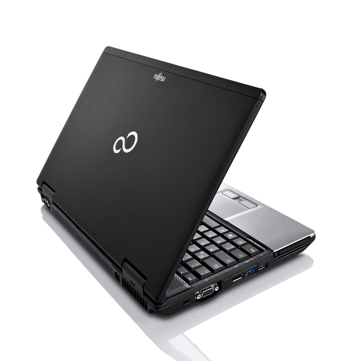 Fujitsu Lifebook E782 15,6 Zoll 1600x900 HD+ Intel Core i5 256GB SSD 8GB Windows 10 Pro DVD Brenner