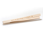 Grillzange aus Holz mit Gravur