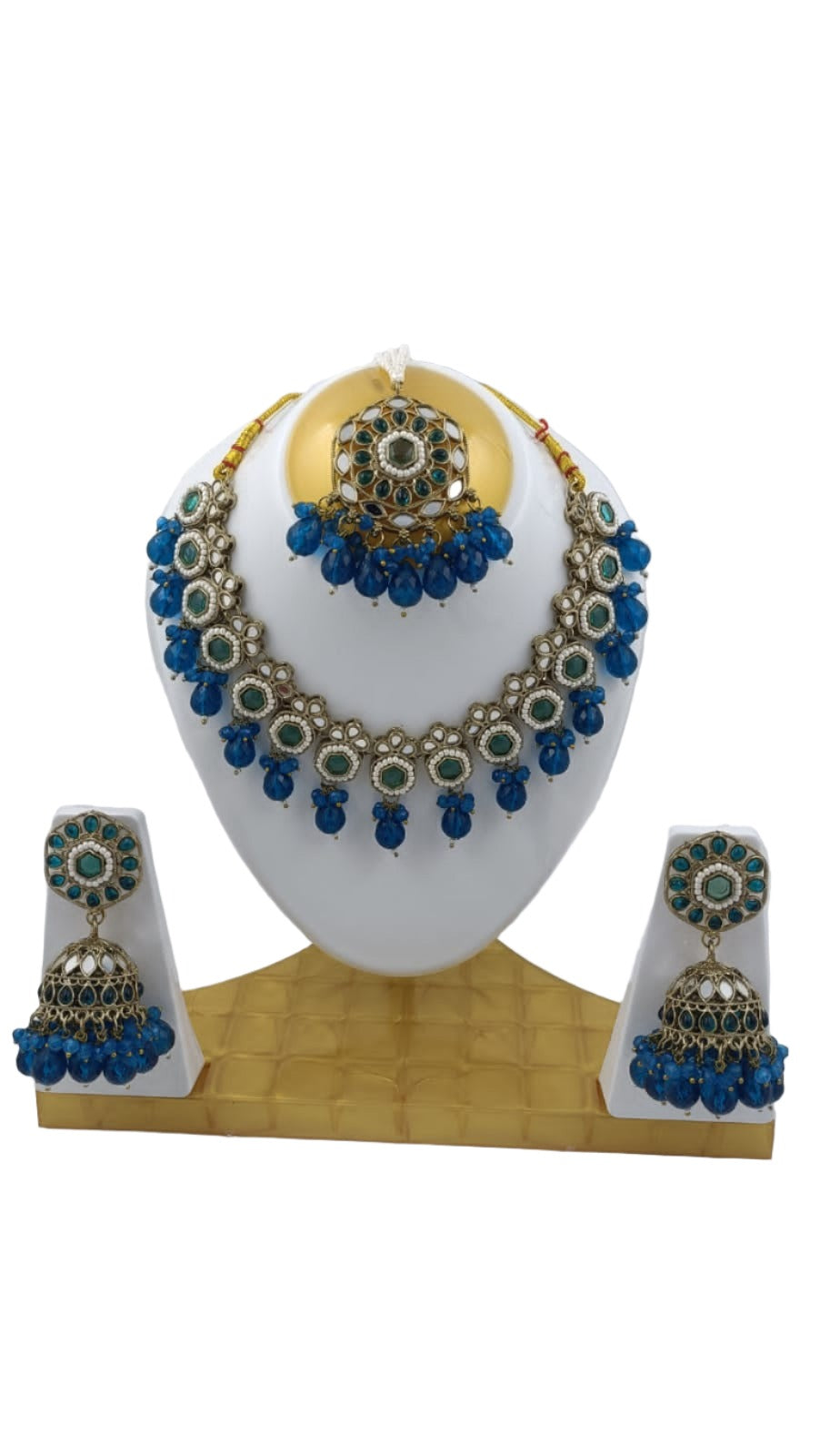 Mirror Necklace with Earring and Mangtika in Hamburg