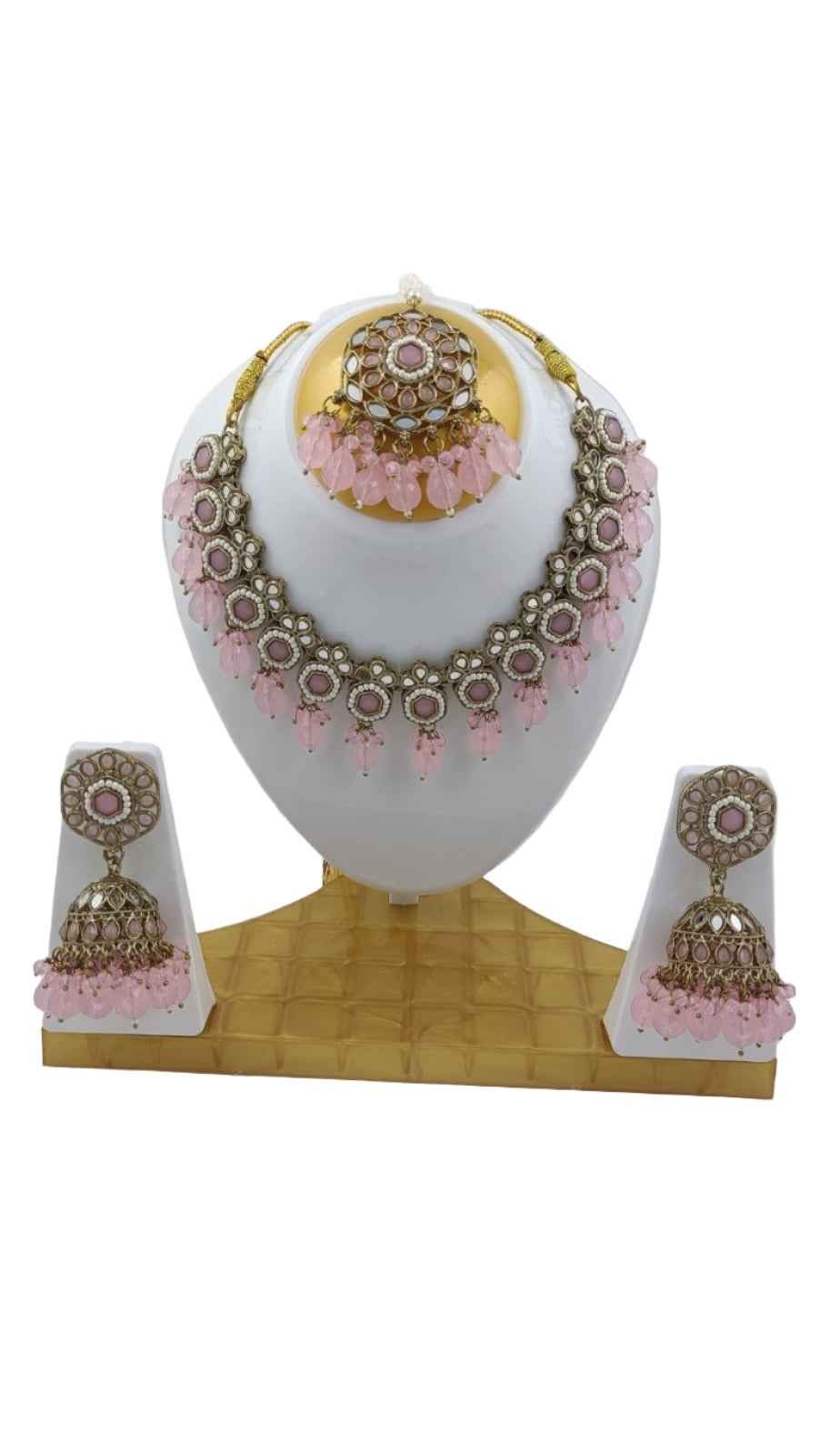 Mirror Necklace with Earring and Mangtika in Hamburg