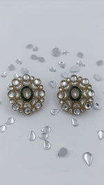 Stone Kundan Flower Stud Earring in Berlin