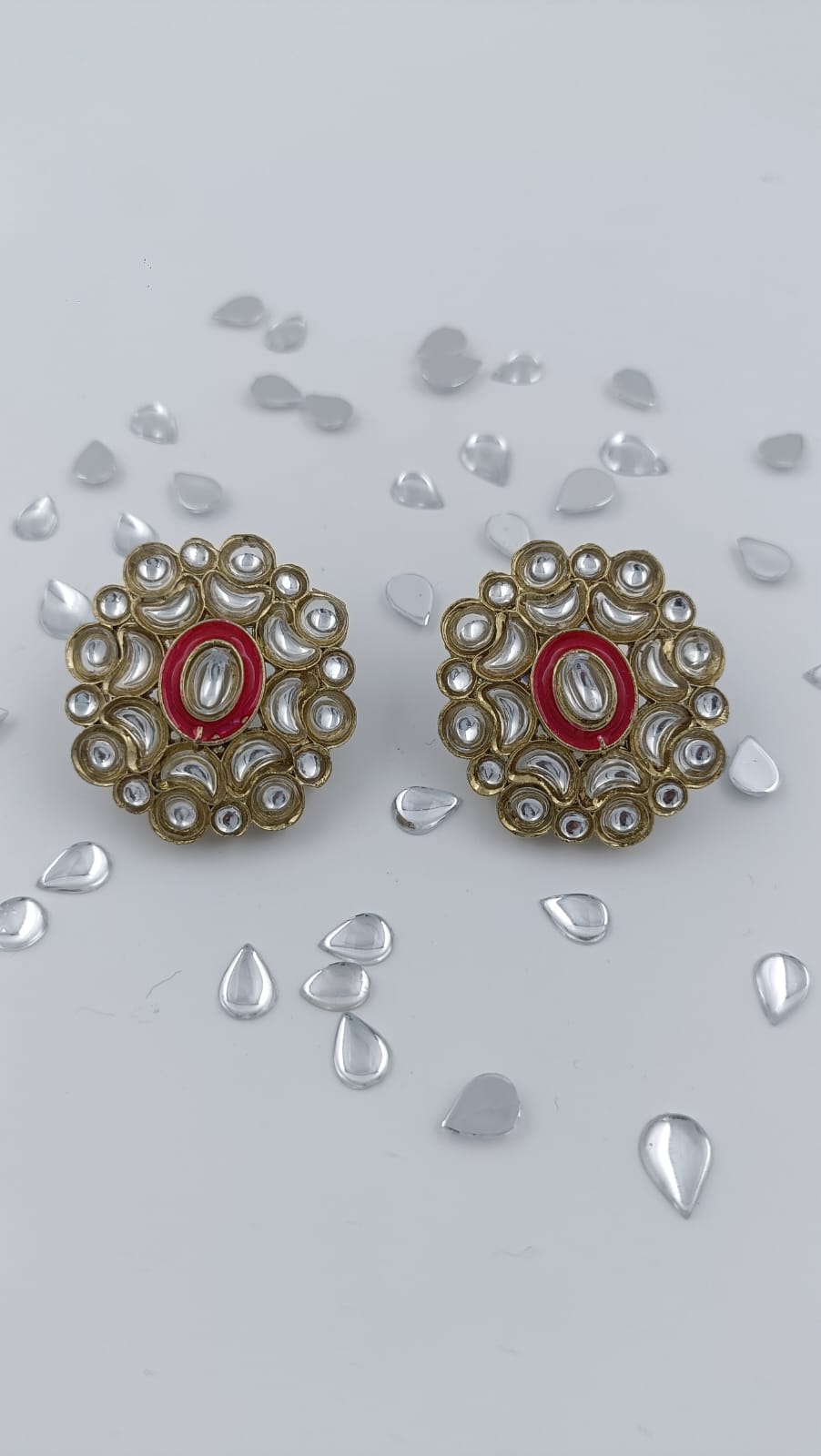 Stone Kundan Flower Stud Earring in Berlin