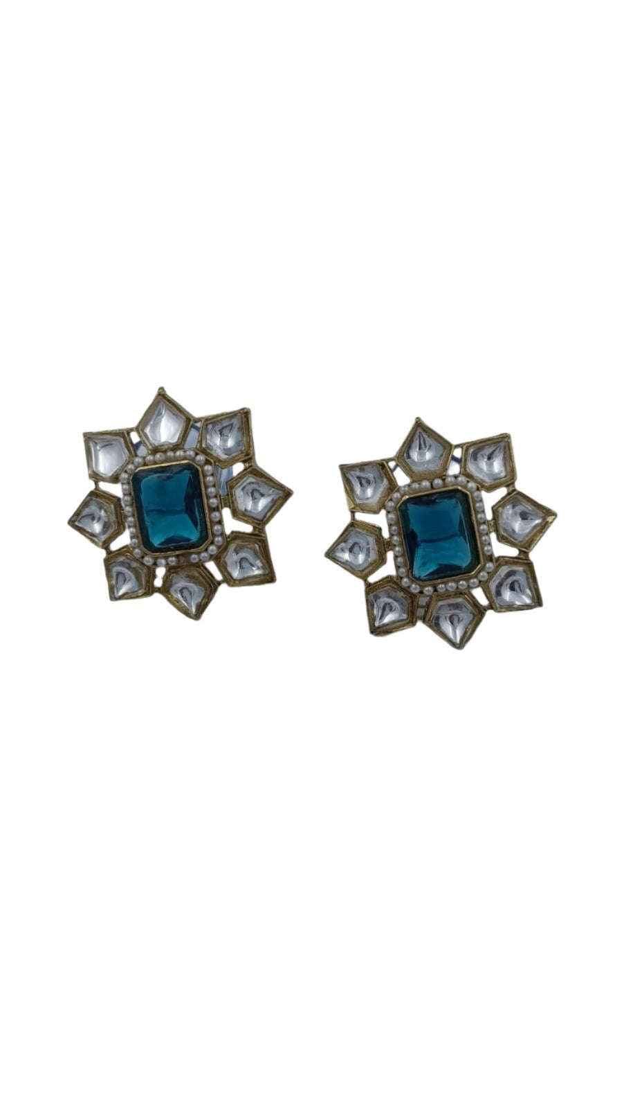 Kundan Stud Earring in Essen