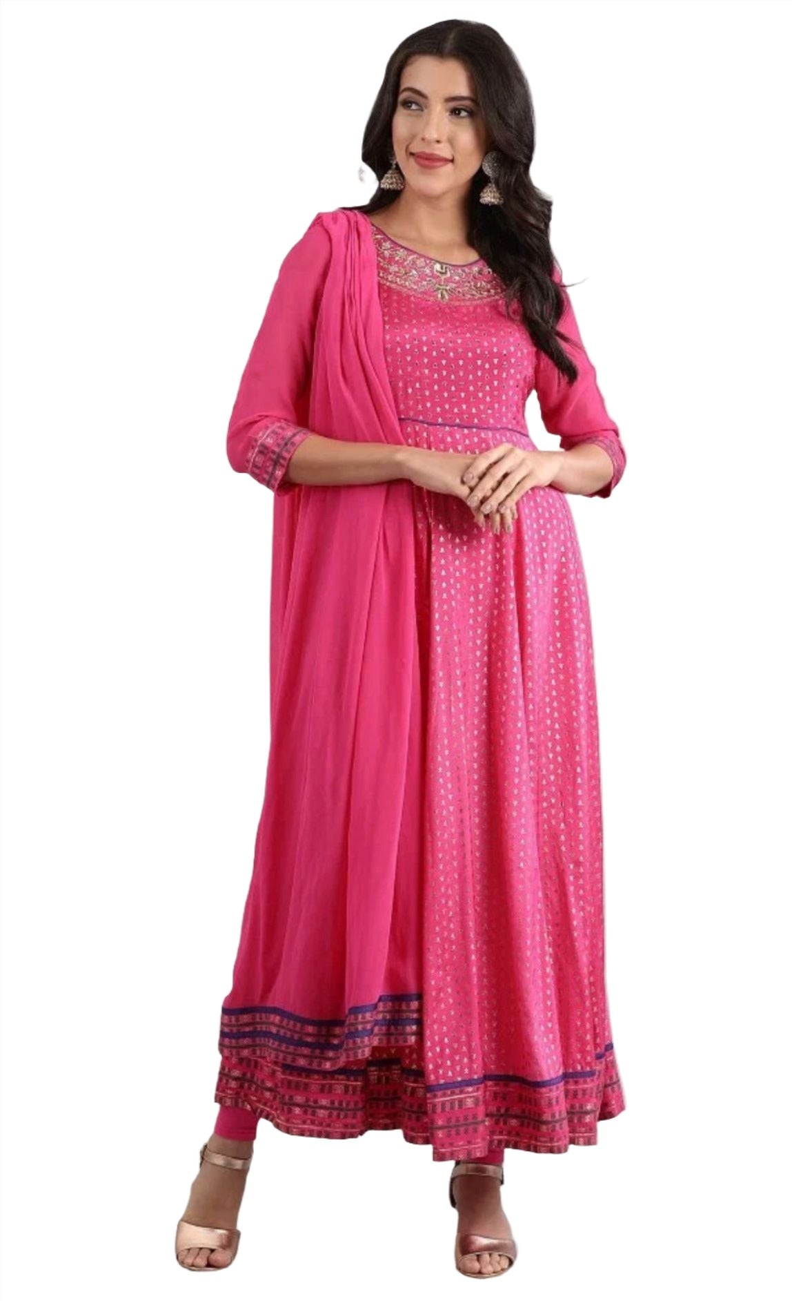 Pink Round Neck Embellished kurta set in Munich