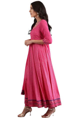 Pink Round Neck Embellished kurta set in Munich