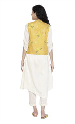 Yellow gillet ivory inner trousers set in Berlin