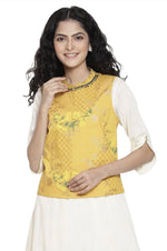 Yellow gillet ivory inner trousers set in Berlin