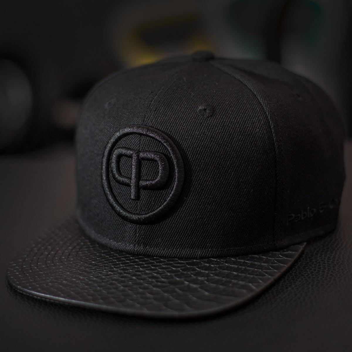 Leathersnap Cap - Black & Black