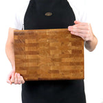 Hirnholz Schneidebrett Eiche 40x30x3cm – Abgerundet mit Holzständer Namma Markt