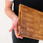 Hirnholz Schneidebrett Eiche 40x30x3cm – Abgerundet mit Holzständer Namma Markt