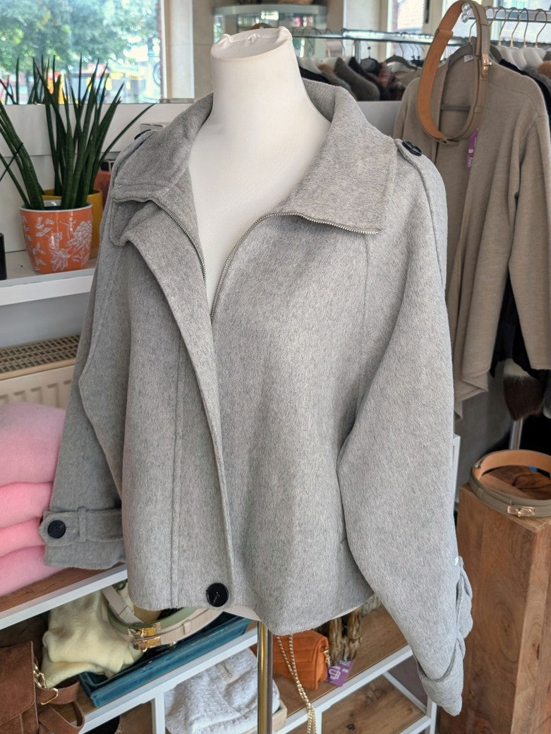 Kaschmir Woll Jacke Handmade Hoher Kragen Reißverschluss Perlmuttknöpfe Silber Grau One Size - La Bella Moda Milano 757