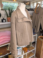 Kaschmir Woll Jacke Handmade Hoher Kragen Reißverschluss Perlmuttknöpfe Taupe One Size - La Bella Moda Milano 757