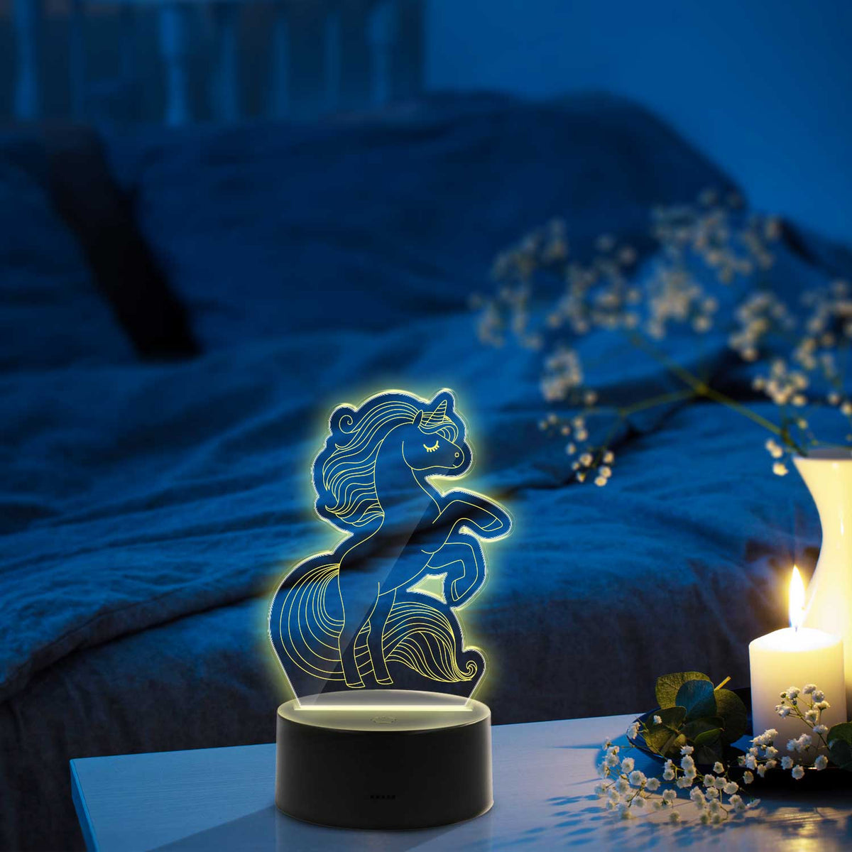 Graviertes Acrylglas im Einhorn Design mit LED-Sockel
