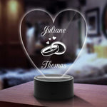 Graviertes Acrylglas im Wedding Design mit LED-Sockel