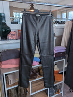 Leder Leggings Schwarz mit Reißverschlüssen - von SWEEWE
