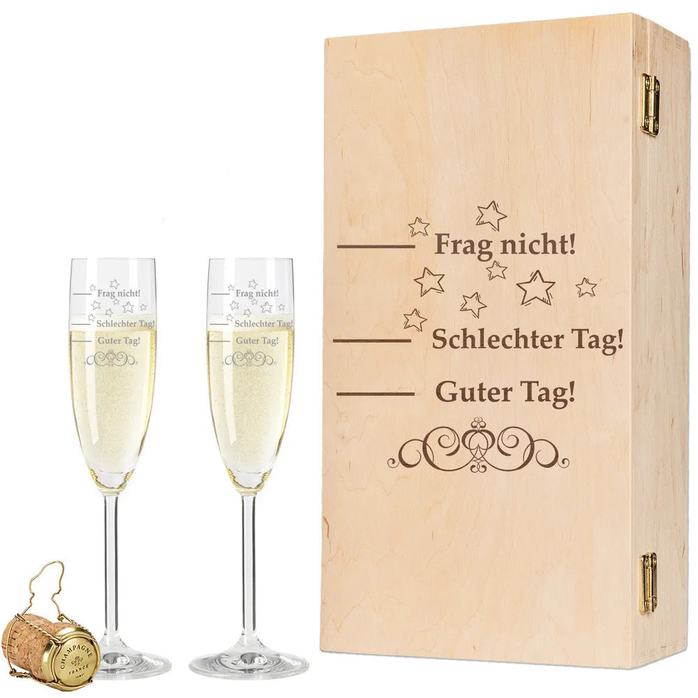 Stölzle Lausitz Sektgläser "Schlechter Tag, Guter Tag, Frag nicht!" im Set inkl. bedruckter Holzkiste