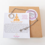 Halskette mit Anhänger | silber | Mantra: Om Mani Padme Hum