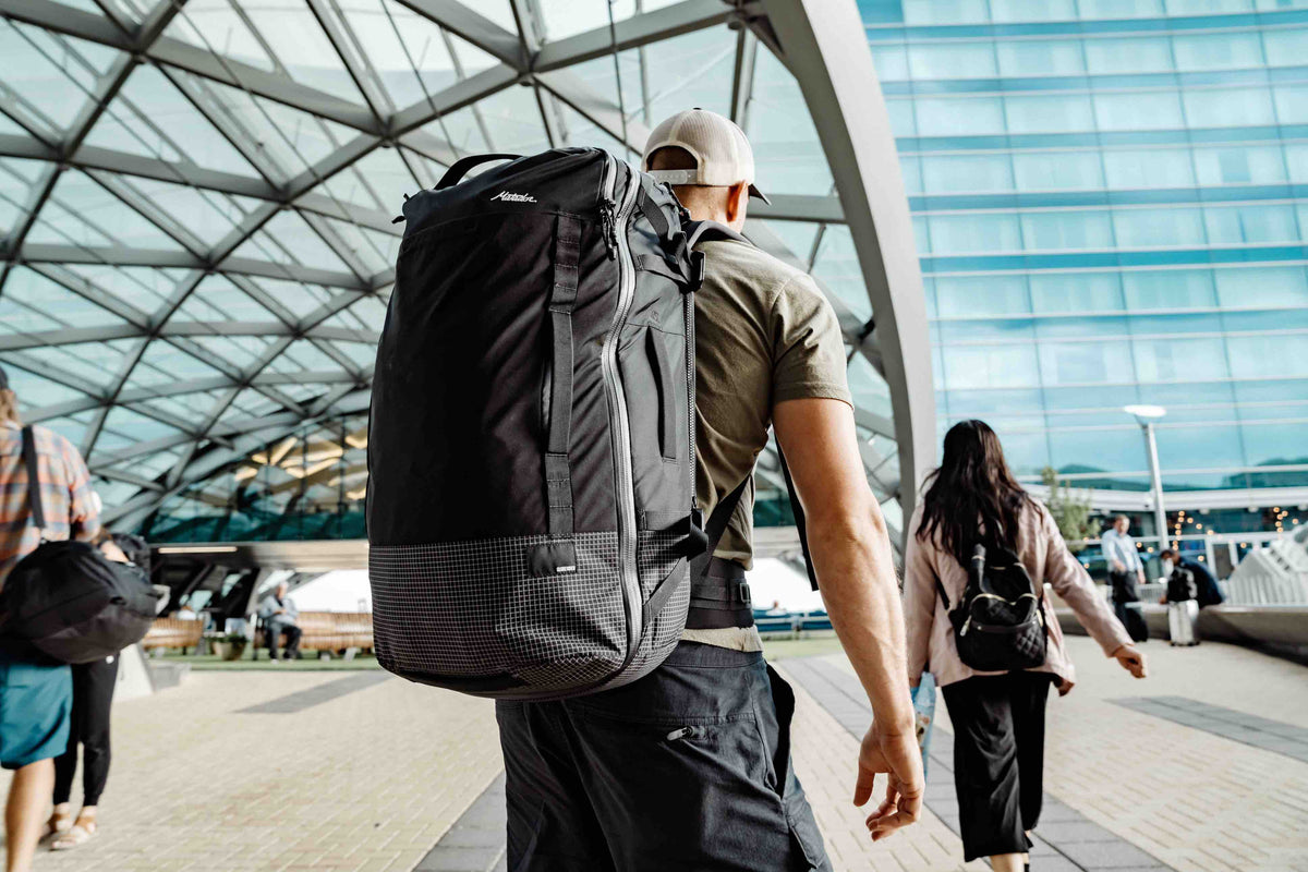 Matador GlobeRider45 Travel Backpack (black) - Handgepäckkonformer Rucksack für Weltreisen (45 liter) von Matador