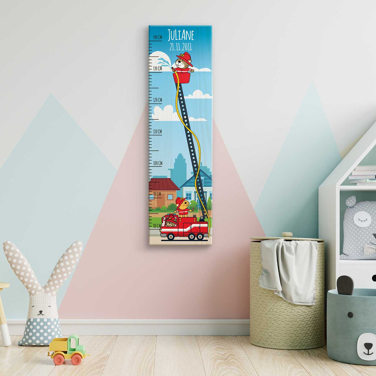 Messlatte mit Namen für Kinder im Feuerwehr Design