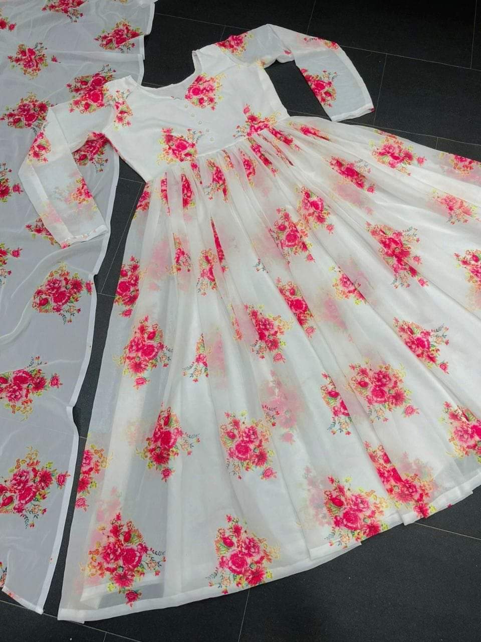 Beautiful Designer Pakistani Suit On havy Faux Gorgette fabric