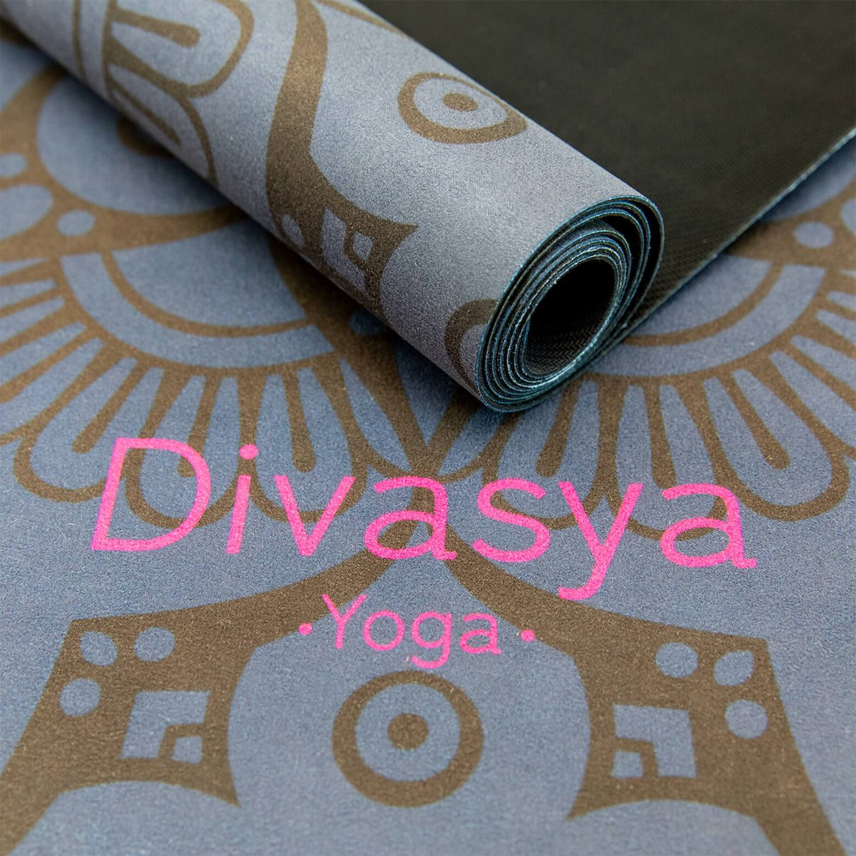 Reise Yogamatte: dünn & leicht | faltbar & rutschfest | Dark Mandala