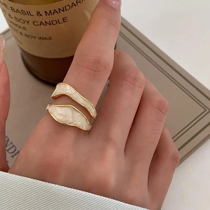 Trendiger Silberfarbener Ring