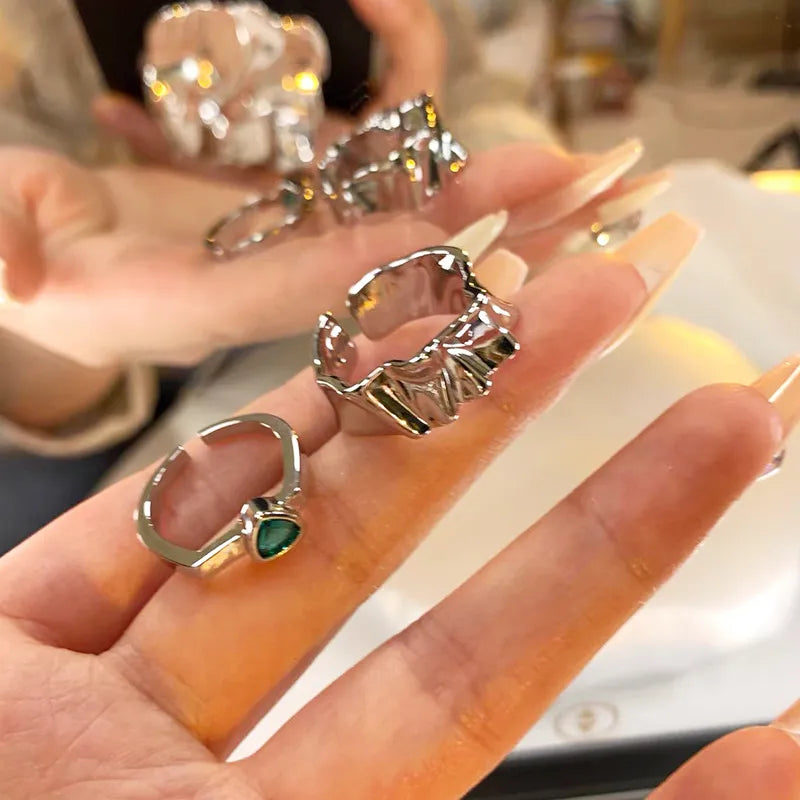Trendiger Silberfarbener Ring