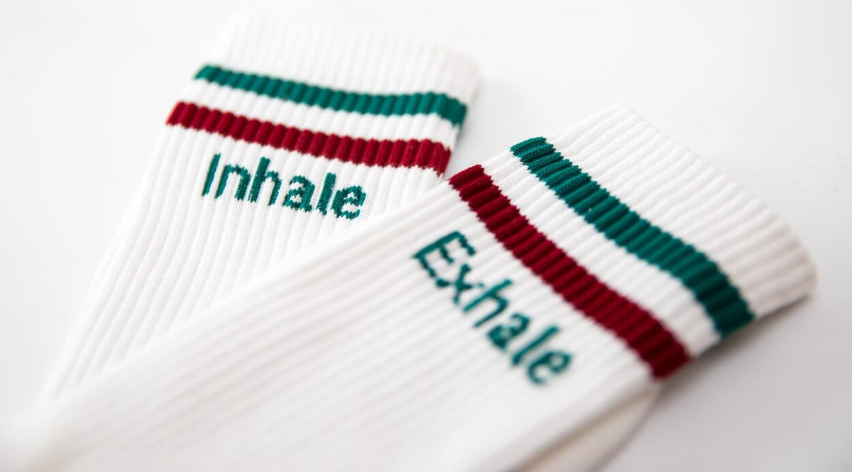 Socken mit Yoga-Motiv in 2 Varianten: Namasté Pink | Inhale Exhale