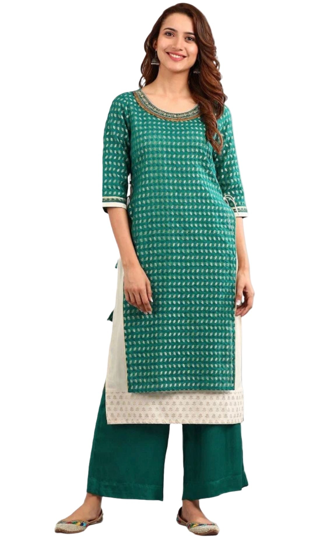 Green Round Neck Embellished kurta Set in Berlin