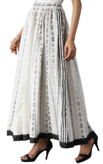 Black and White Printed Skirt in Berlin