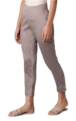 Pink Solid Slim Pants in Germany