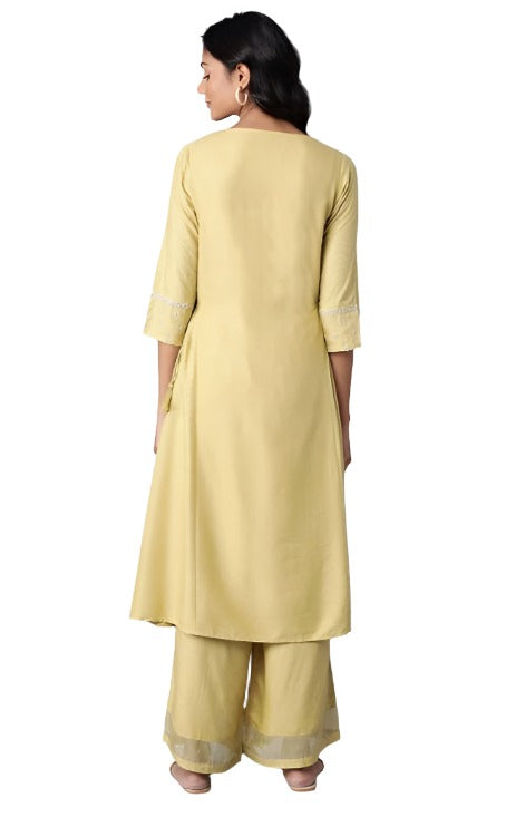 Green Solid Panelled A-line kurta in Munich