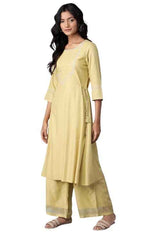 Green Solid Panelled A-line kurta in Munich