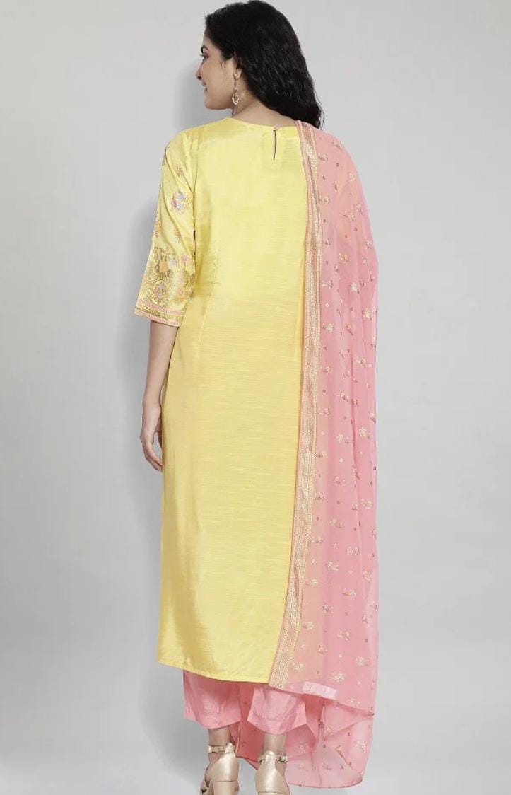 Yellow Printed kurta Trousers Dupatta Set in Germany