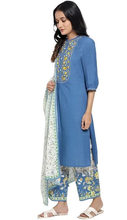 Blue Embroidered kurta Set in Berlin