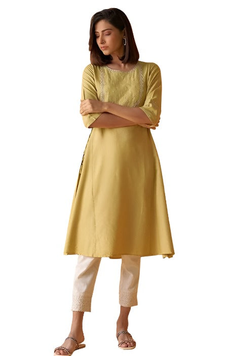 Green Solid Panelled A-line kurta in Berlin