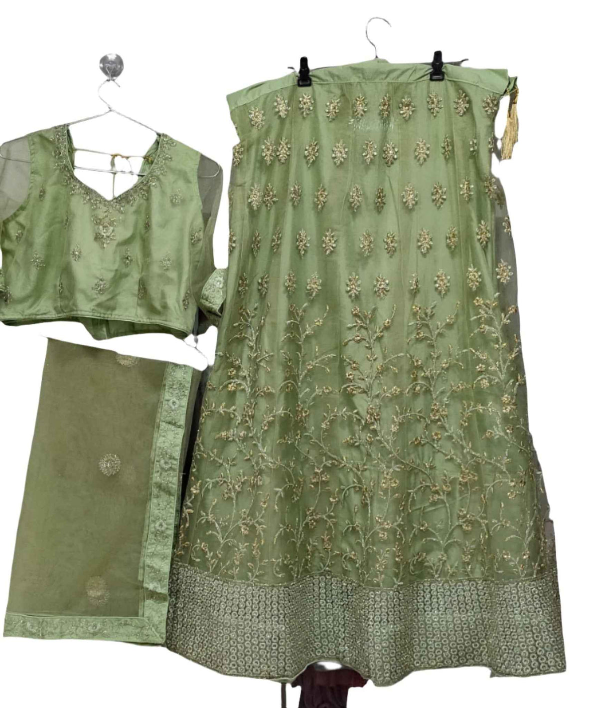 Handwork Bridal complete stitched Lehenga in Essen