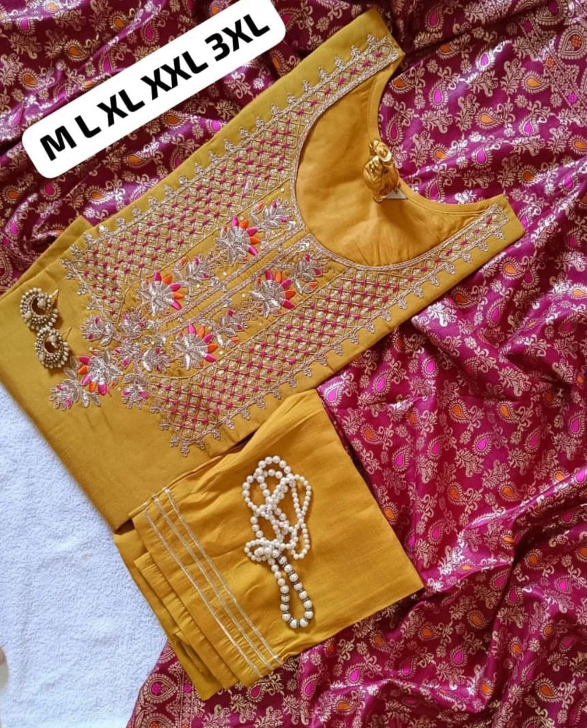 Women embroidery kurta set in Munich