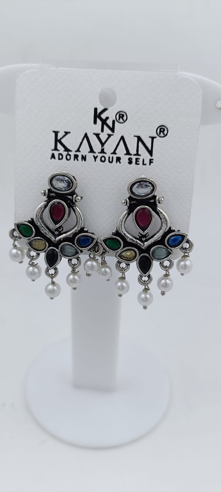 Kundan Stud Earrings in Berlin