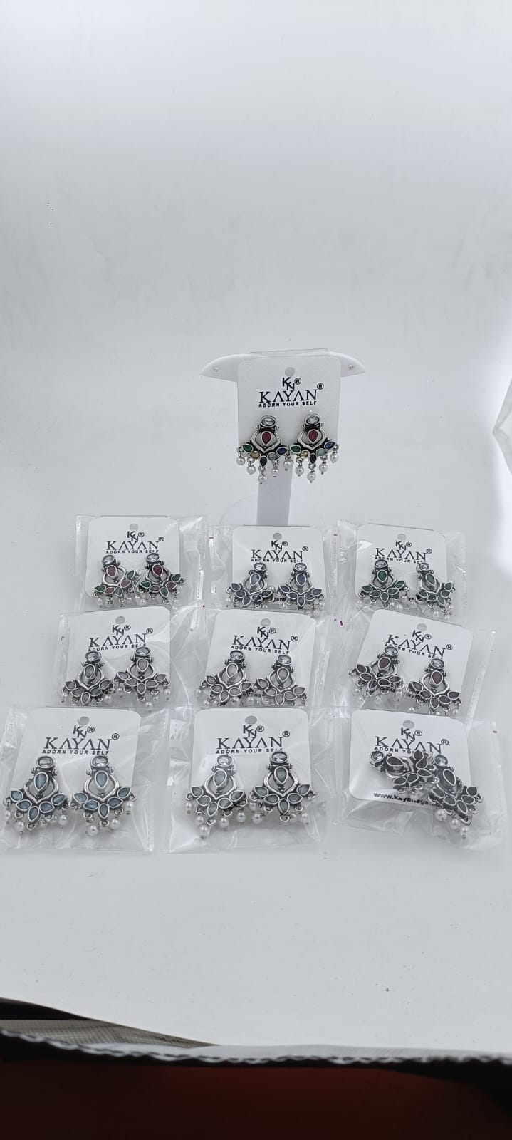 Kundan Stud Earrings in Berlin
