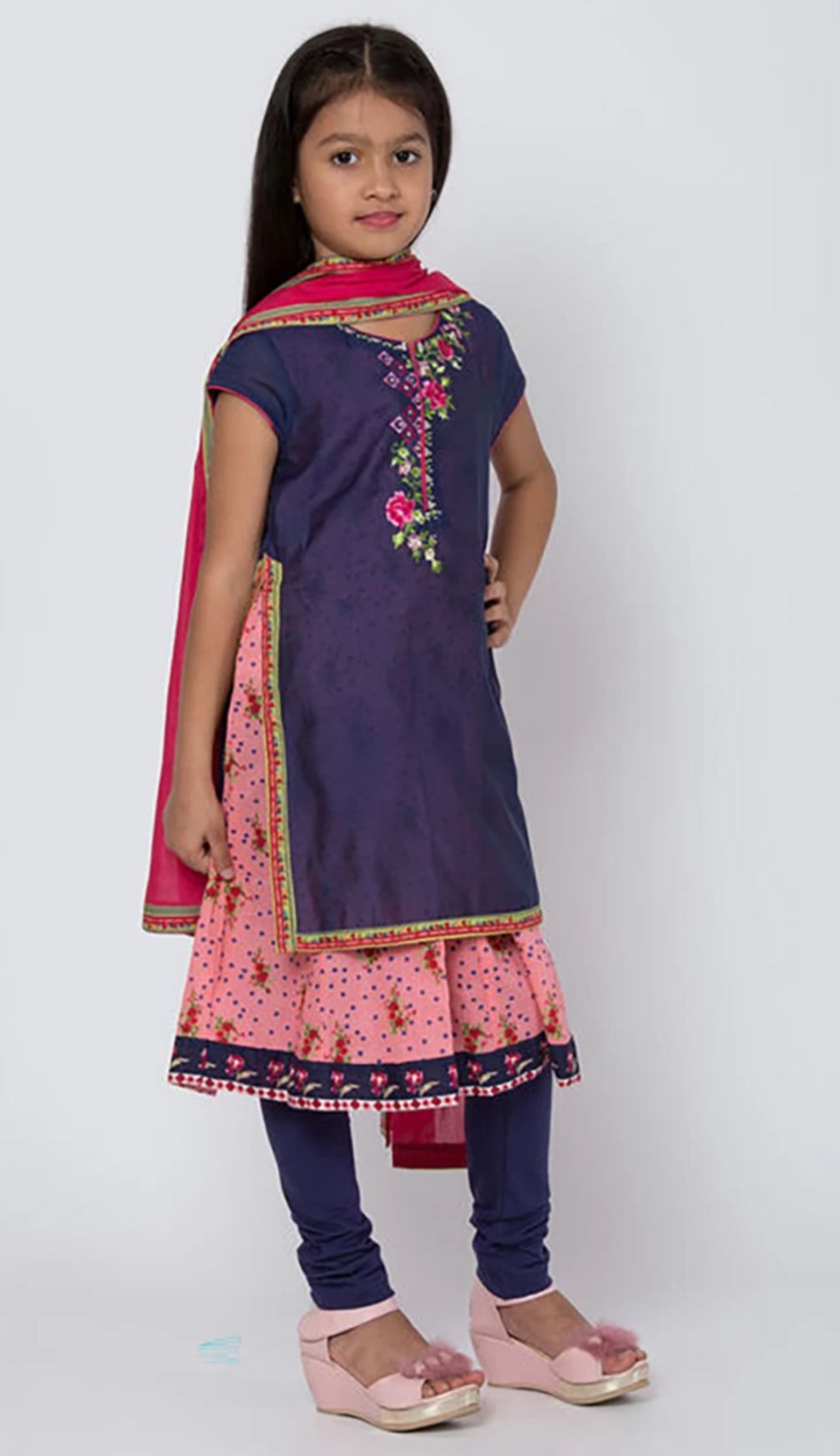 Solid Kurta, Churidar & Dupatta Set in Berlin
