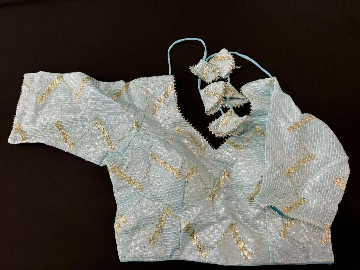 Women Chevron Pattern Back-Open Blouse in Germany