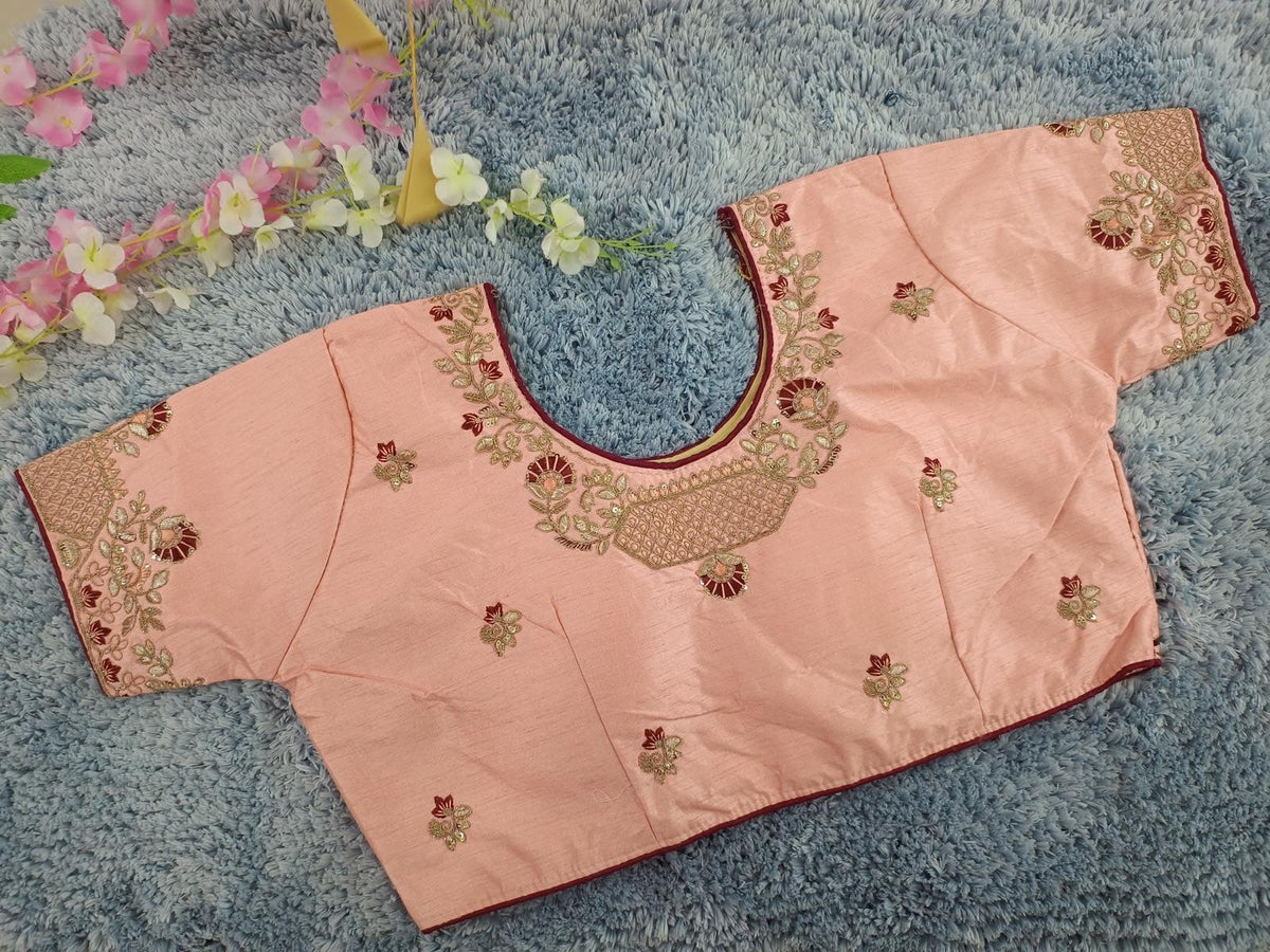 Beautiful Blouse trendy design in Berlin