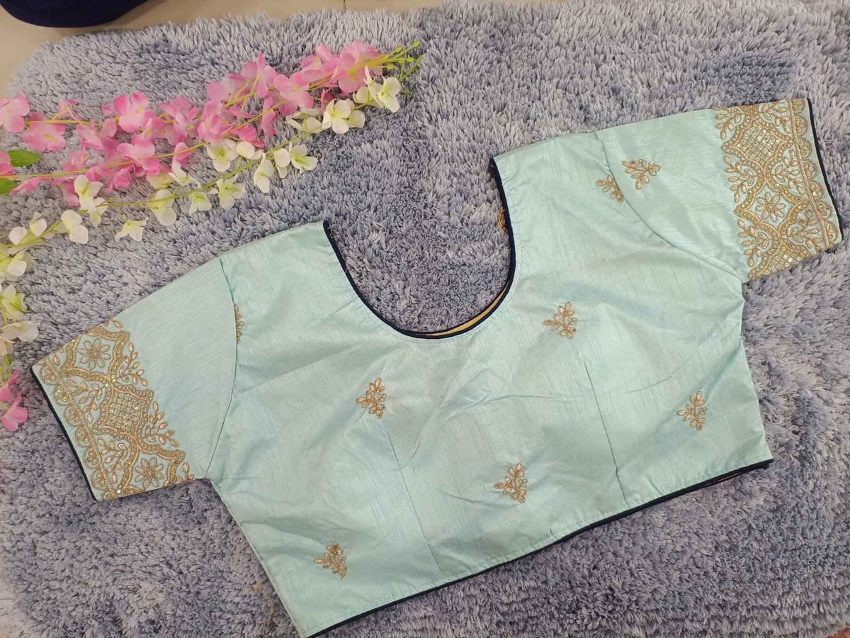 Beautiful Blouse trendy design in Berlin