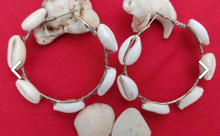 Sea Shell Hoop Earrings in Berlin