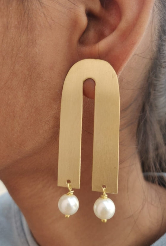 Golden Pearl Brass Gold Plated Earring in Berlin
