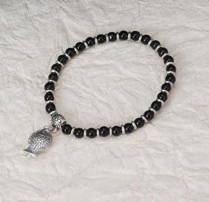 Black Beaded Charm Bracelet in Berlin